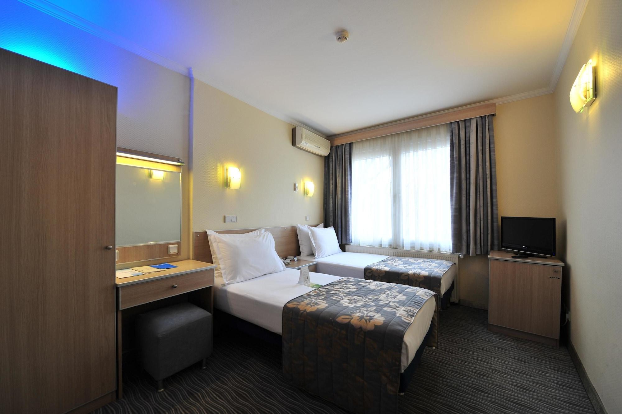 Hotel Olimpiyat Istanbul Room photo