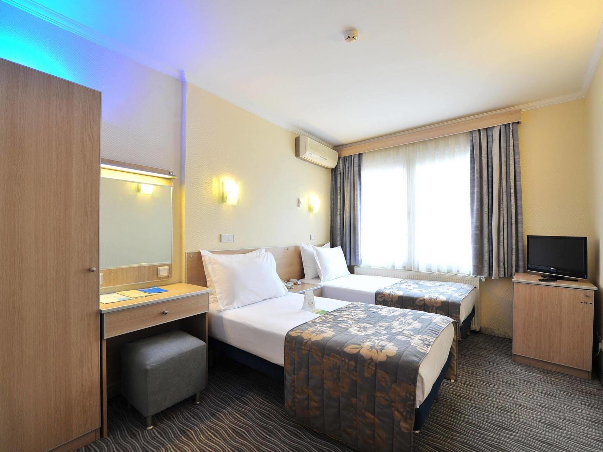 Hotel Olimpiyat Istanbul Exterior photo
